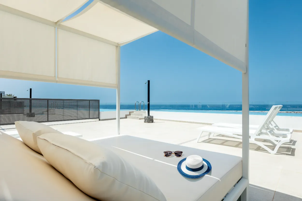 Vista del Silencio - poolside-daybed-under-pergola